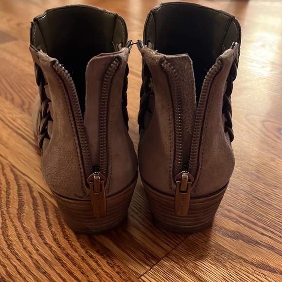 Vince Camuto Prestetta Bootie - Picture 3 of 7